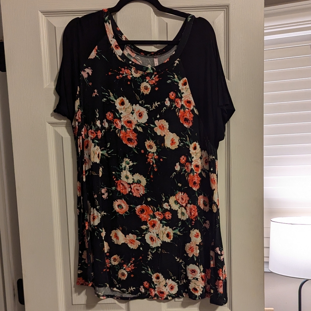 Cool Melon Black Floral Tee size 2x